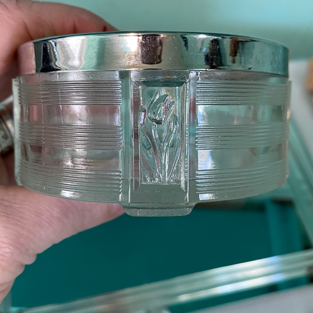 1950’s vintage glass tulip vanity jar - Picture 2 of 6